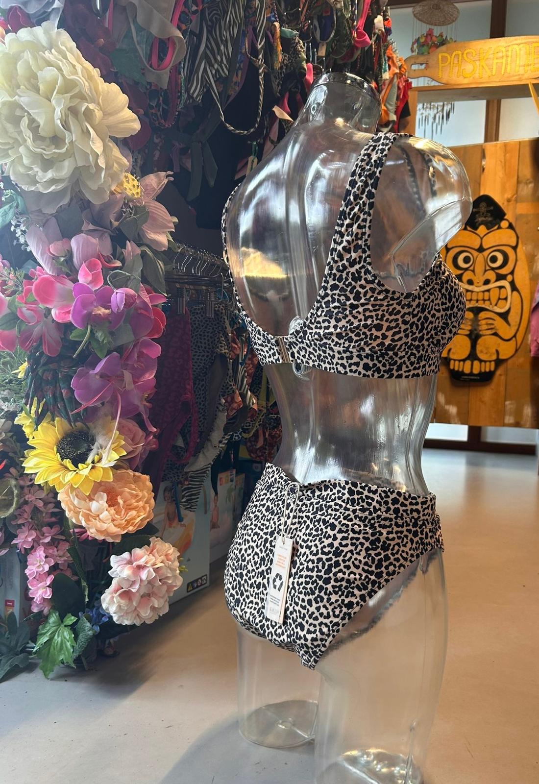 Shiwi Women’s Sporty Bikini - Leopard Print