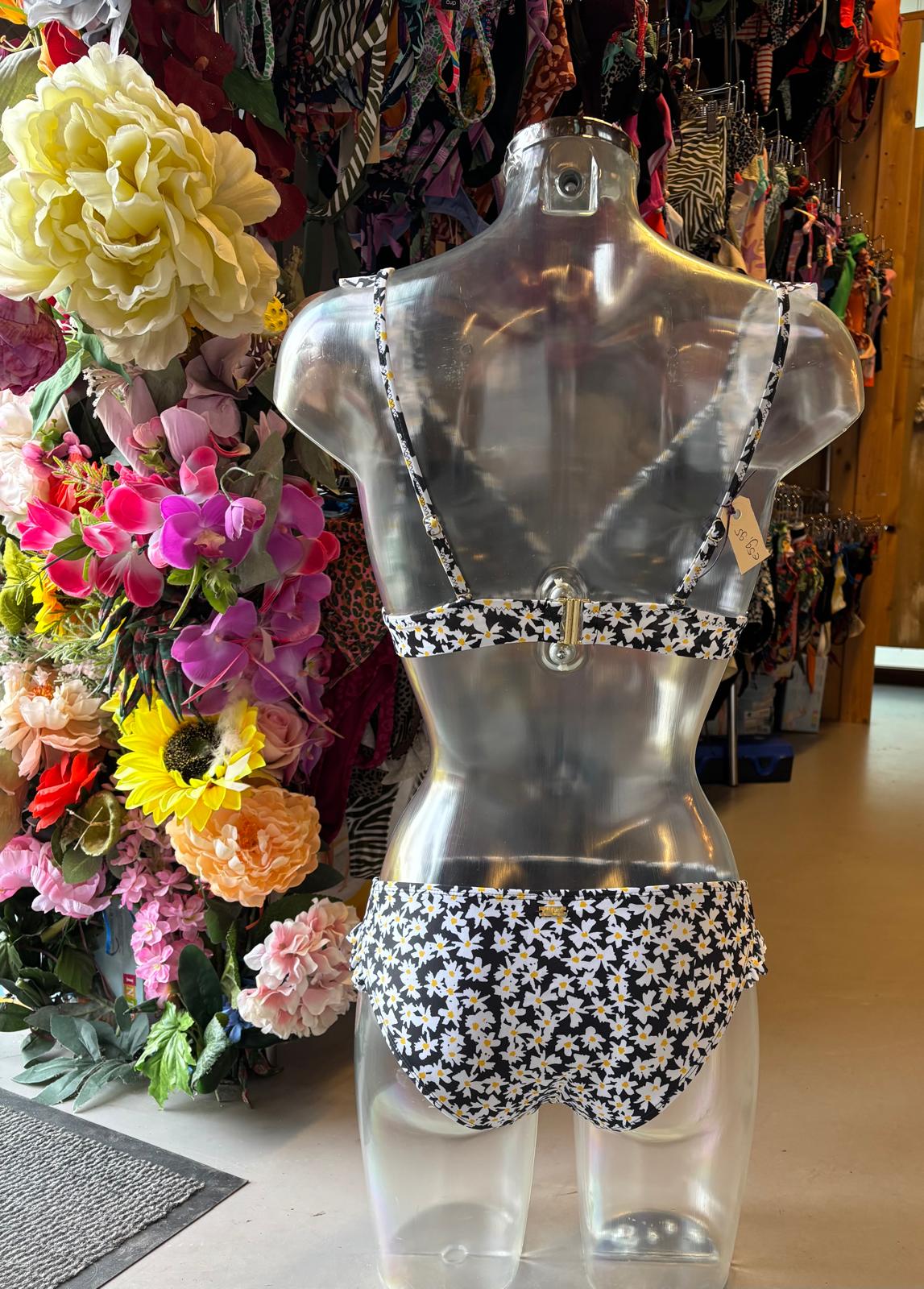 Shiwi Women’s Daisy Floral Ruffled Bikini - Black & White