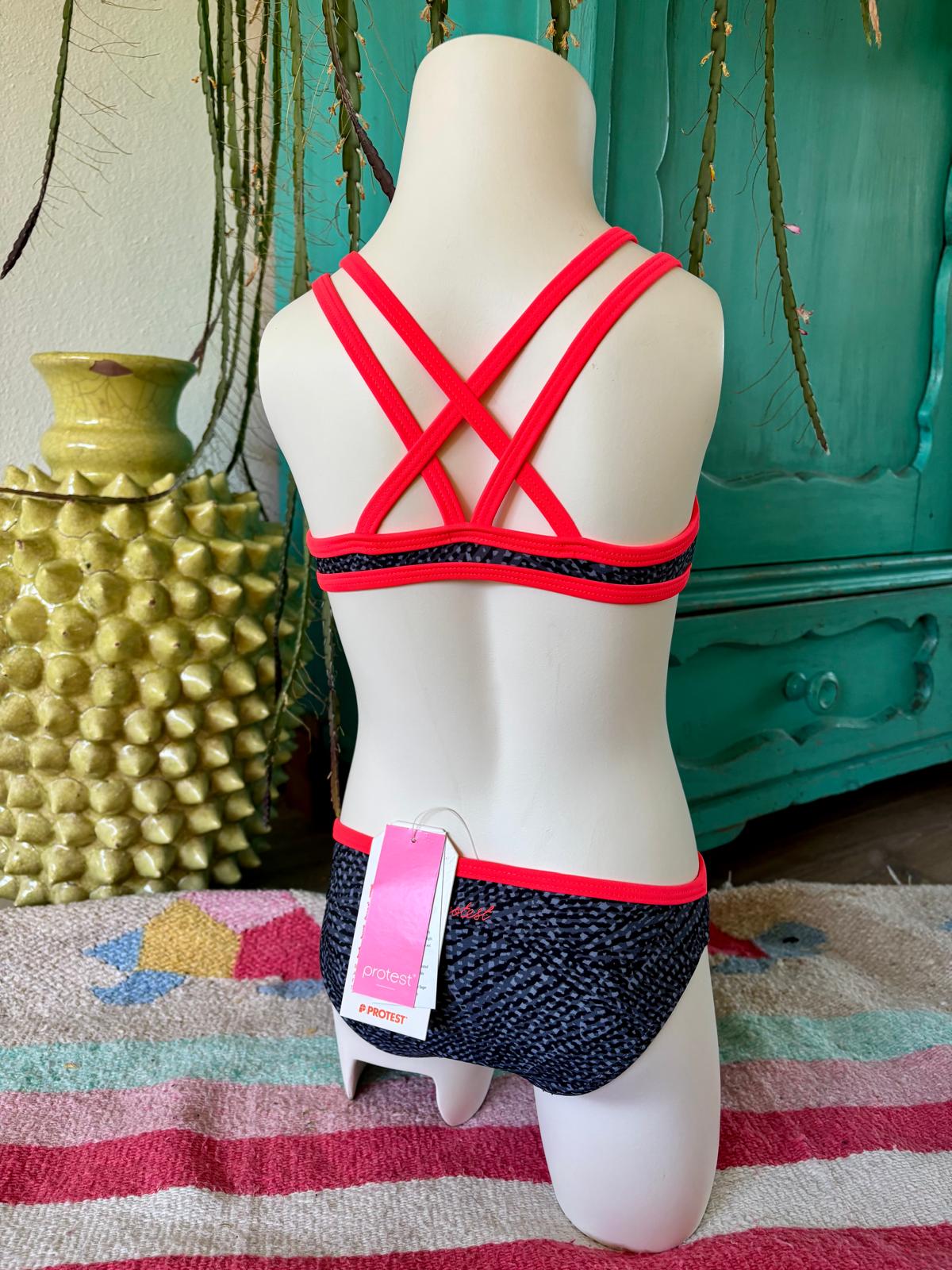 Protest Girls Bikini Patterned Black/Pink – Sporty & Eye-Catching! 🔥