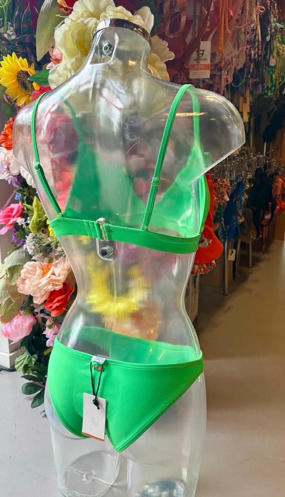 Shiwi Ladies Bikini Bright Green Ruffles – Fresh, Flirty & Fun! 💚