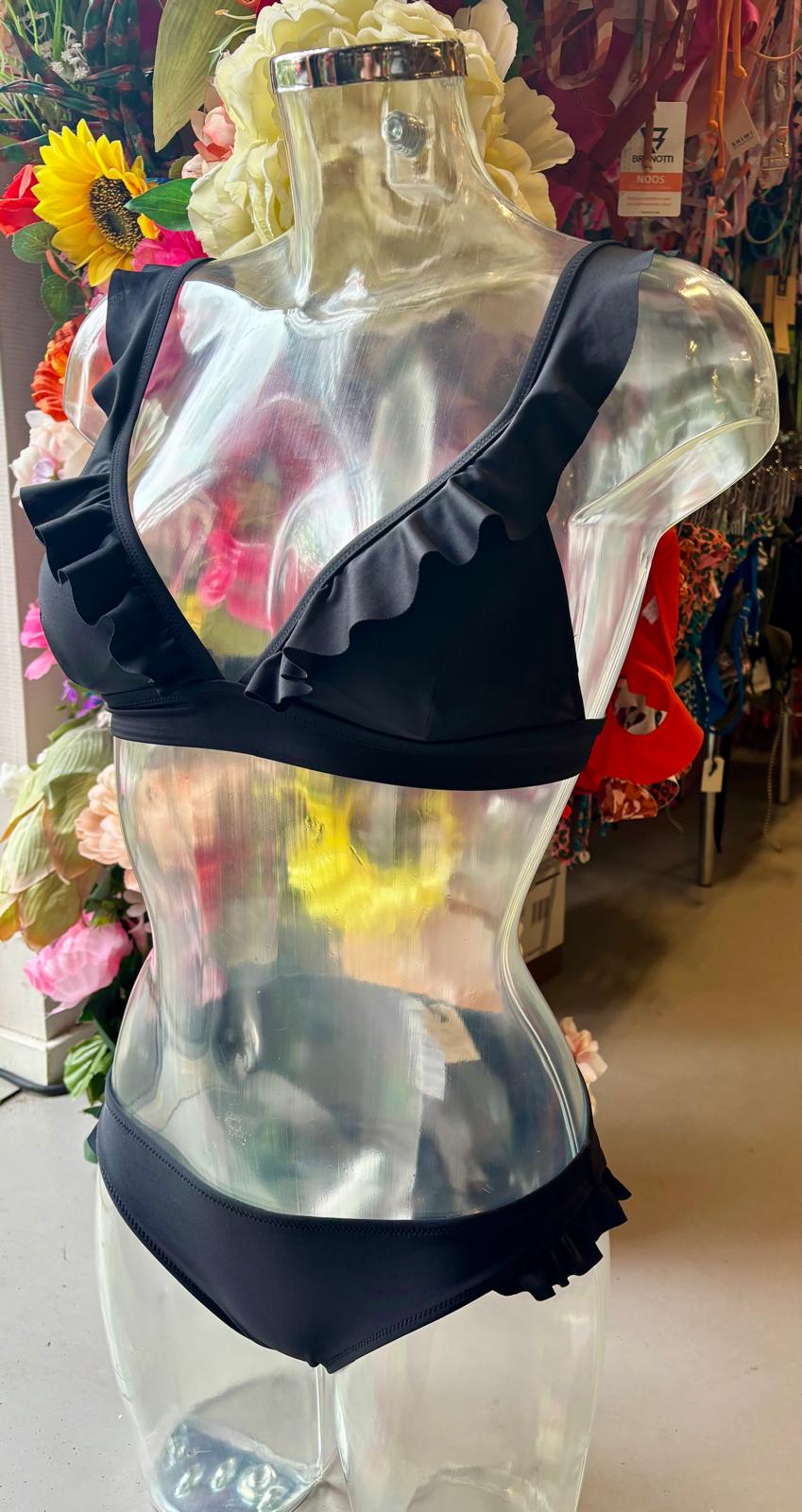 Shiwi Ladies Bikini Black Ruffles – Elegant, Flirty & Timeless! 🖤